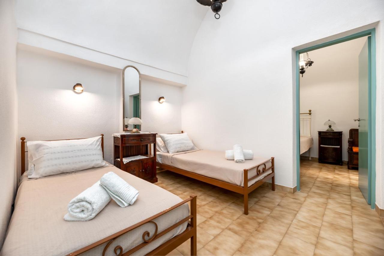 Authentic Santorinian Home Experience Fira  Eksteriør bilde
