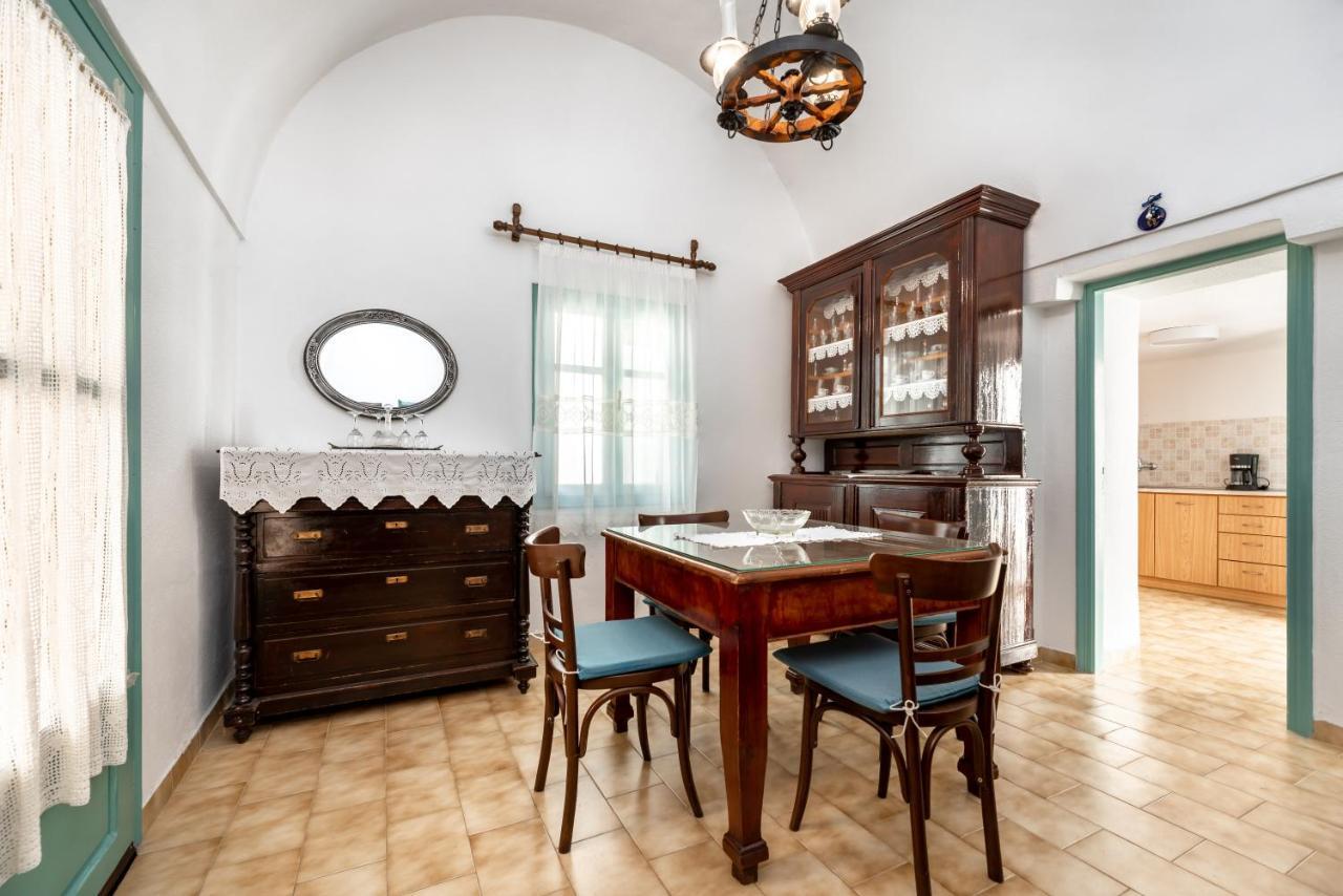 Authentic Santorinian Home Experience Fira  Eksteriør bilde