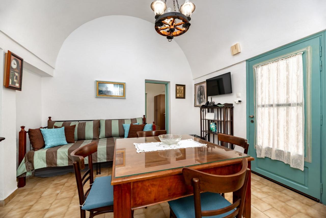 Authentic Santorinian Home Experience Fira  Eksteriør bilde