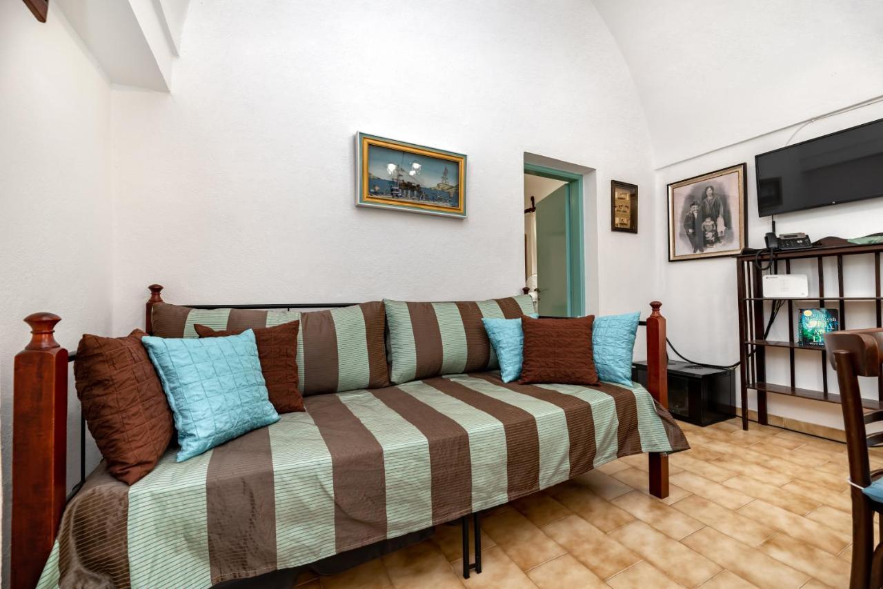 Authentic Santorinian Home Experience Fira  Eksteriør bilde
