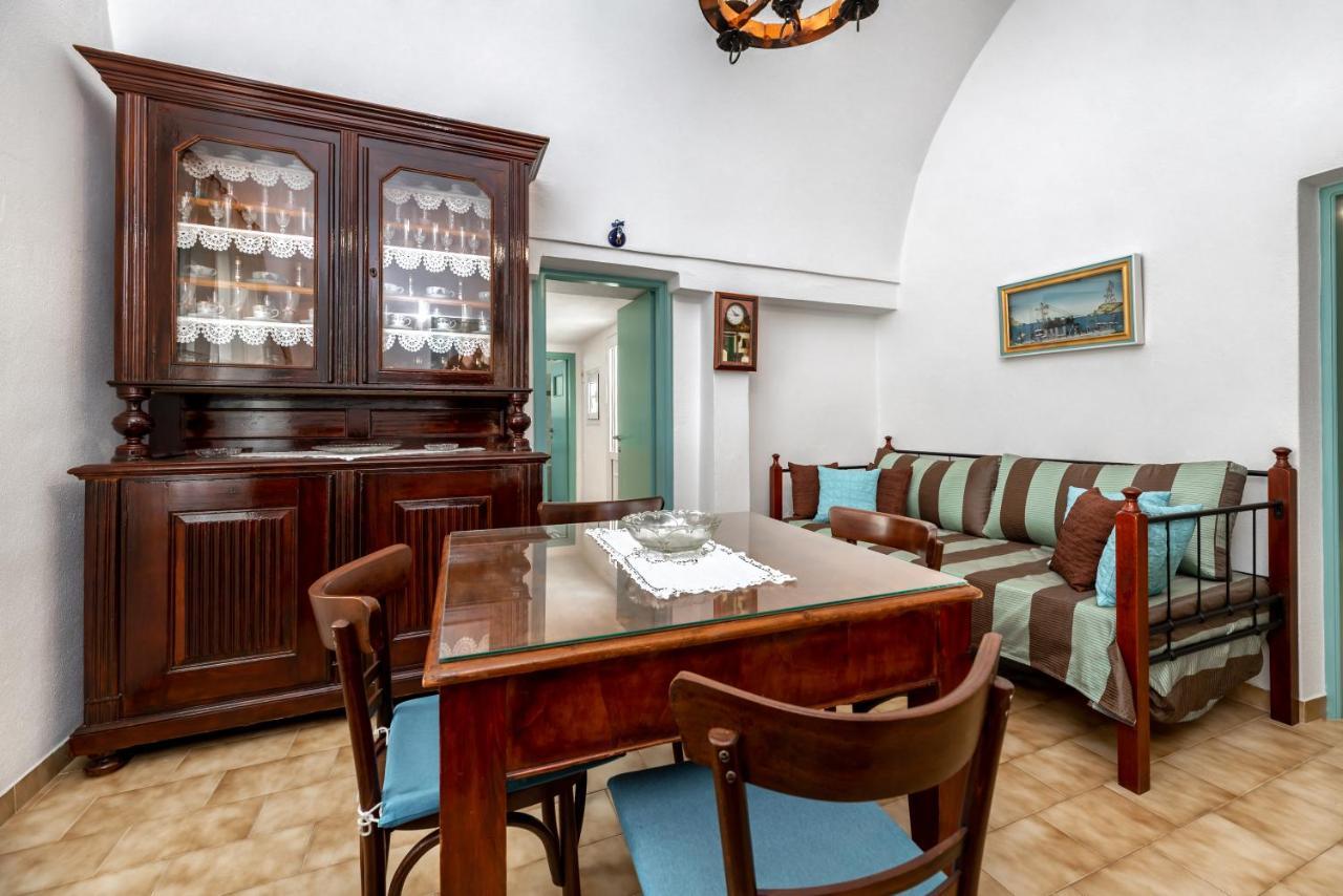 Authentic Santorinian Home Experience Fira  Eksteriør bilde